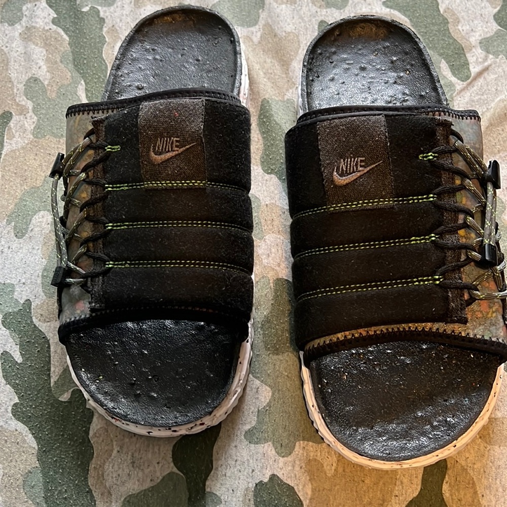 Nike slides
